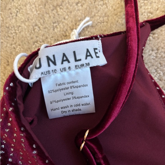 MAY SCRUNCH BACK VELVET SPARKLE TOP WINE - Picture 3 of 5